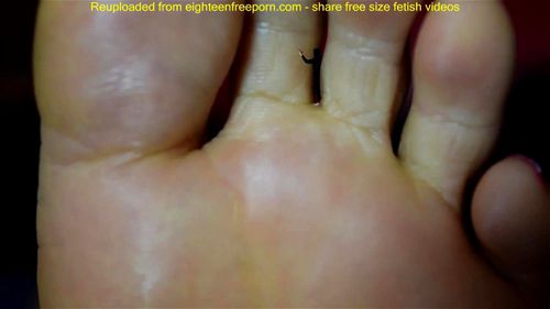 Giantess Feet thumbnail