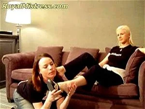 lesbian footworship thumbnail