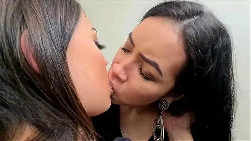 Lesbian kissing Hot