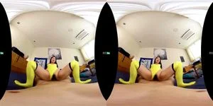 vrporn thumbnail