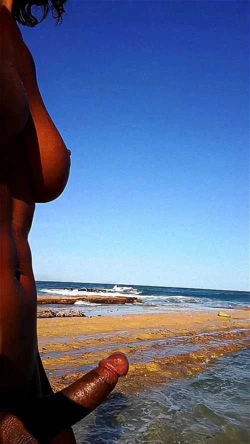 Journée à la plage Vidéo Porno - SpankBang