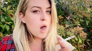 Smoking Sexiness thumbnail