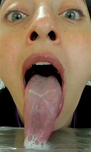 mouth fetish thumbnail