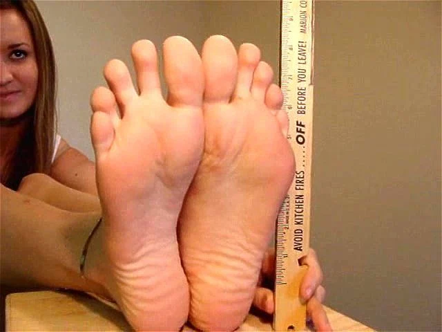 Measuring feet with a ruler