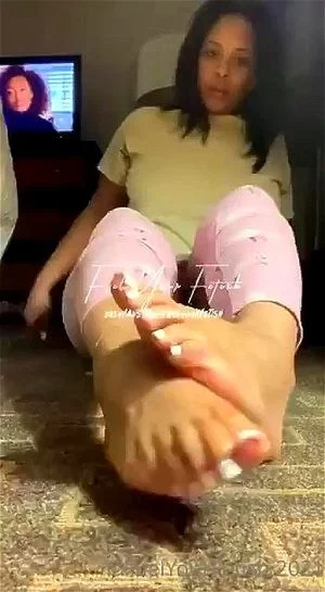 White toes thumbnail