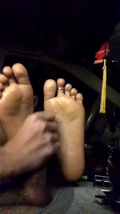 lightskin car feet love