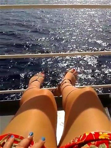 milf feet on a boat trip