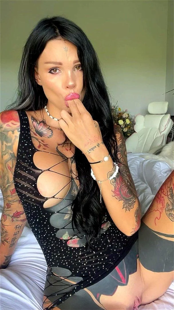 Tattooed horny baby masturbating her wet pussy Tattooed horny baby masturbating her wet pussy