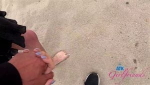 Hanging out w/Violet Viper on the beach on vacation and getting her pussy rubbed int he car