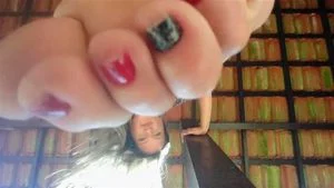 Giantess thumbnail