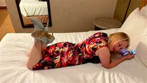 Amateur blonde milf in dress pov orgasm