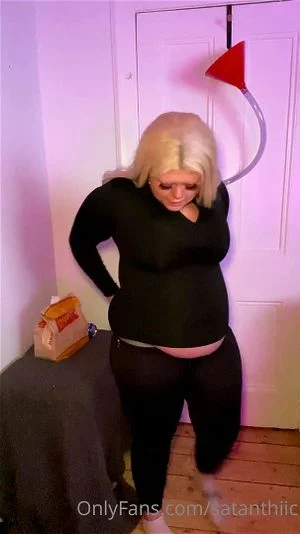 Watch too fat for her gym clothes now - Feedee, Bigbelly, Belly Play Porn -  SpankBang