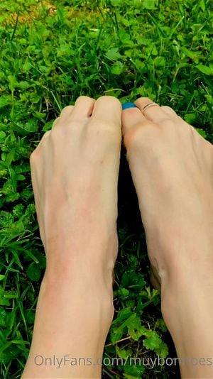 Long Toes 2