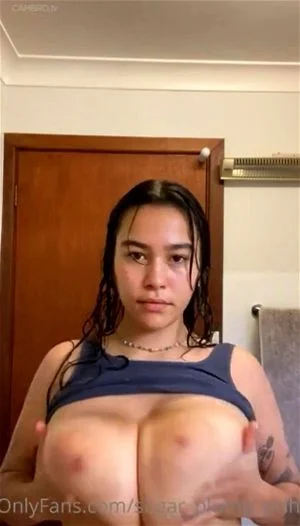 Big tit girl  thumbnail