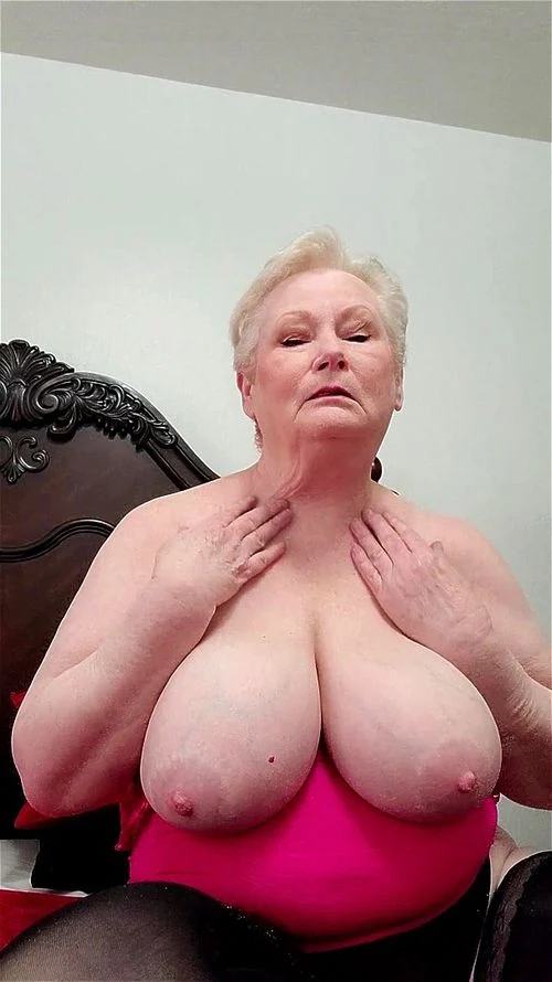 granny bbw, hot body, big tits, brunette