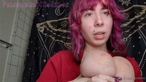 Huge boobs thumbnail