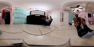 VR thumbnail