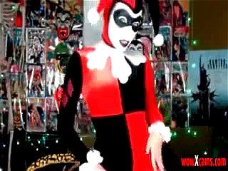 Harley Quinn strip tease