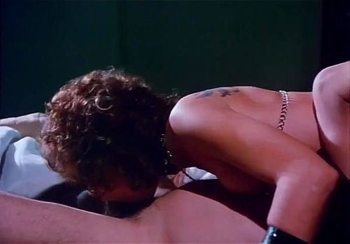 Parodia Sexys vacaciones en el aire Video Porno - SpankBang