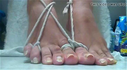 Toes bondage