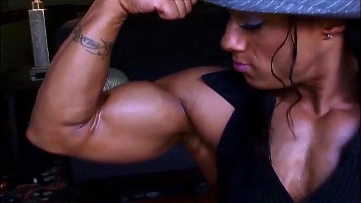 Thick ebony FBB posing Thick ebony FBB posing
