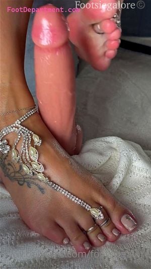 sparkly toes