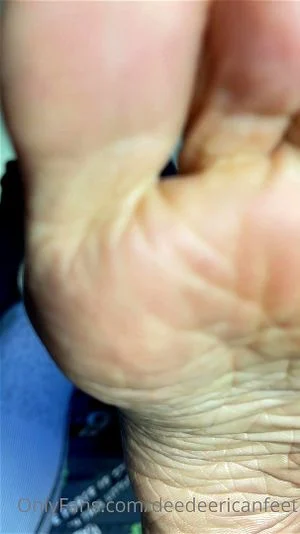 Feet thumbnail