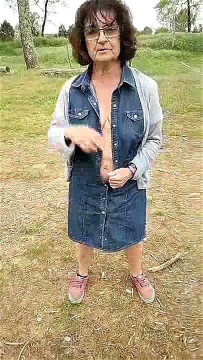 Amateur webcam mature tease and show her tits in park Amateur webcam mature tease and show her tits in park