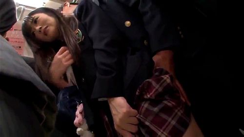 Chica japonesa llega al orgasmo en su ropa interior en un autobús lleno - Aizawa Ren Video Porno - SpankBang