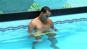 ajx latino in pool _yagoribeiro_