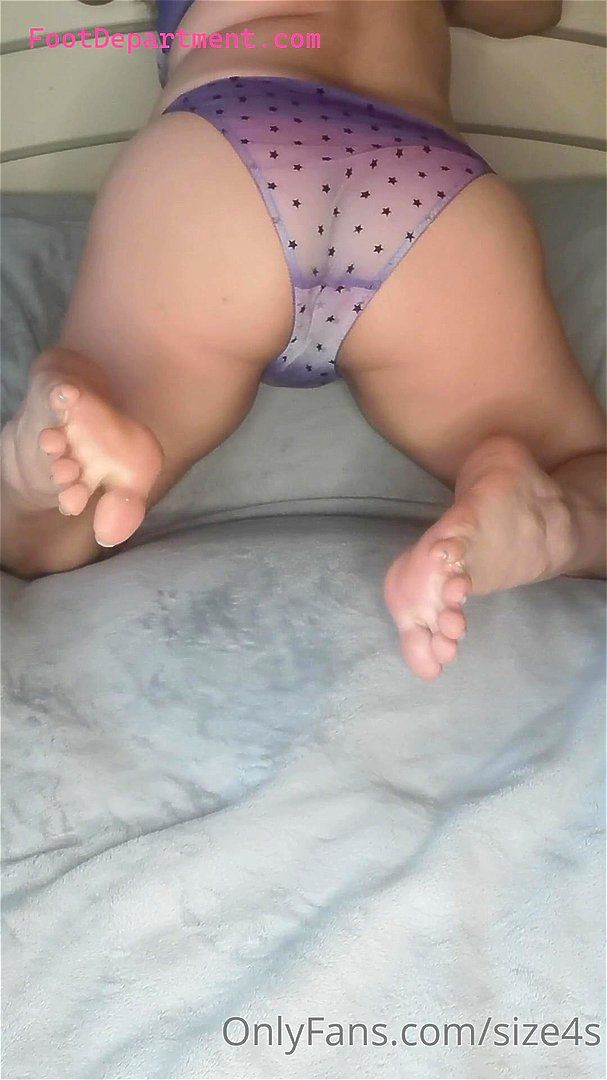 foot model tease size 4 feet foot model tease size 4 feet