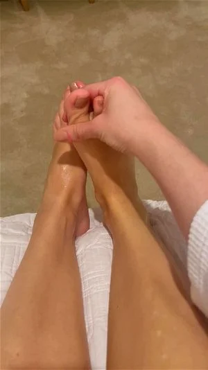 Self foot rub