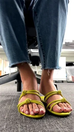 Feet thumbnail