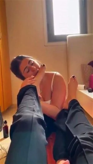 lesbian feet thumbnail