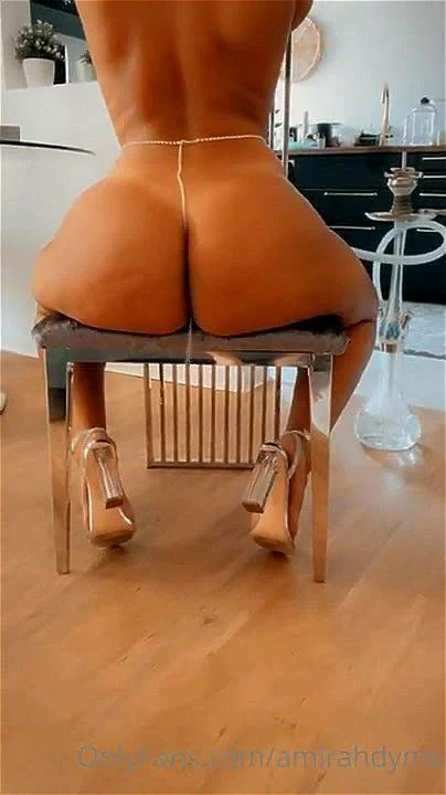 All dat booty just sitting!!!