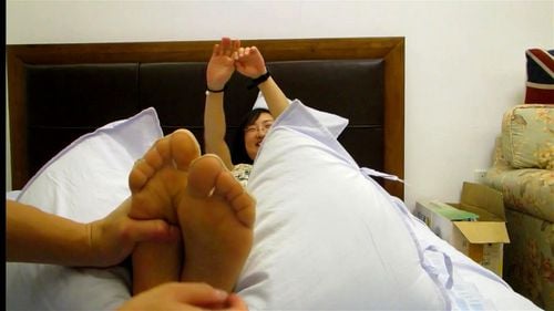 Asian Tickling уменьшенное изображение
