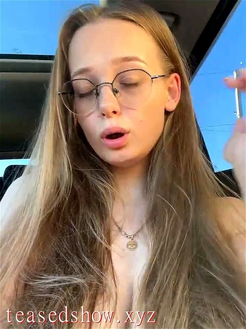 Glasses with huge tits playing in car