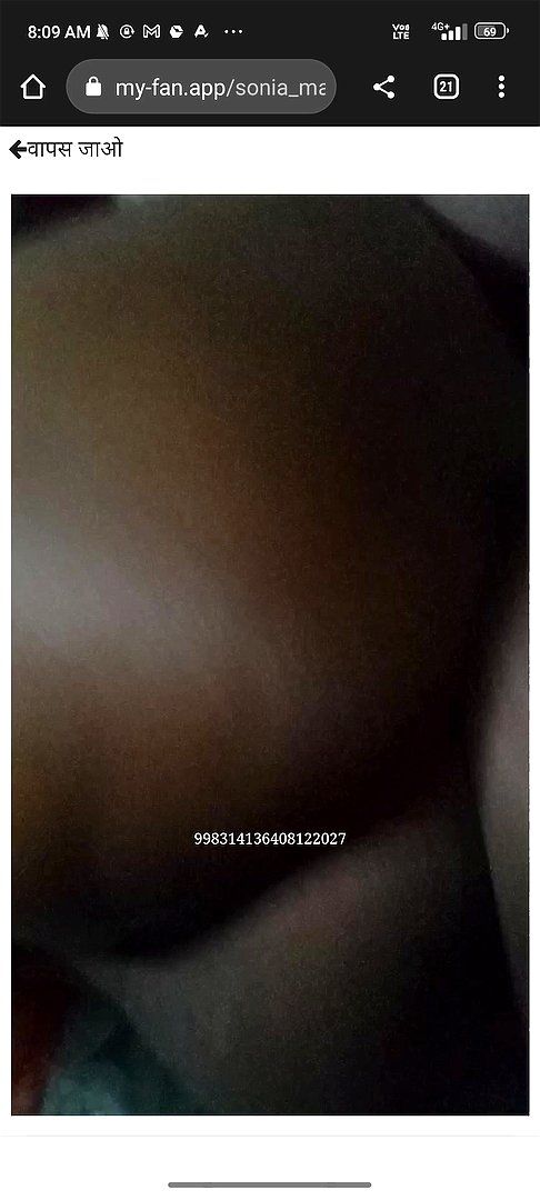 Desi aunty 45yr sonia majumder showing big boobs and big ass