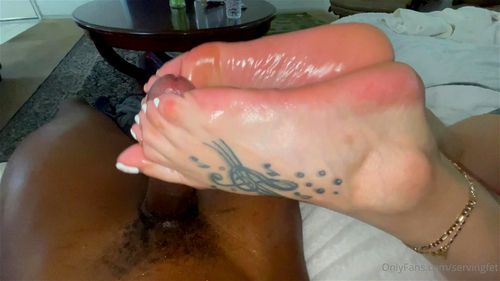 White toes thumbnail