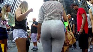 Candid ass thumbnail