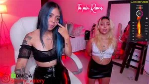 Lesbian Camgirls thumbnail