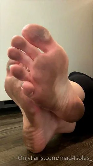 Dirty feet thumbnail