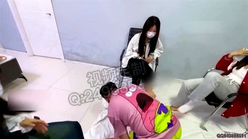 Watch 女孩们臭袜子的羞辱 精神小妹三天没换的臭袜子塞嘴+踢打跳踩舔脚 - Femdom, Foot Fetish, Feet Worship Porn - SpankBang