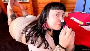 Spanish BBWs thumbnail