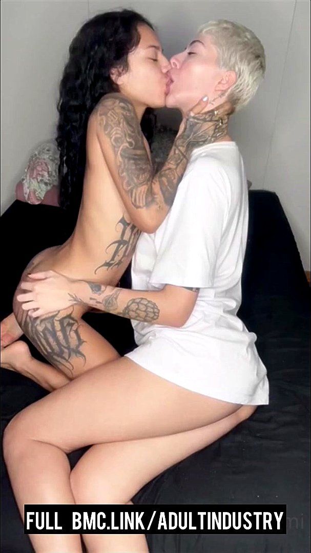 Lesbian party with dildos onlyfans Lesbian party with dildos onlyfans