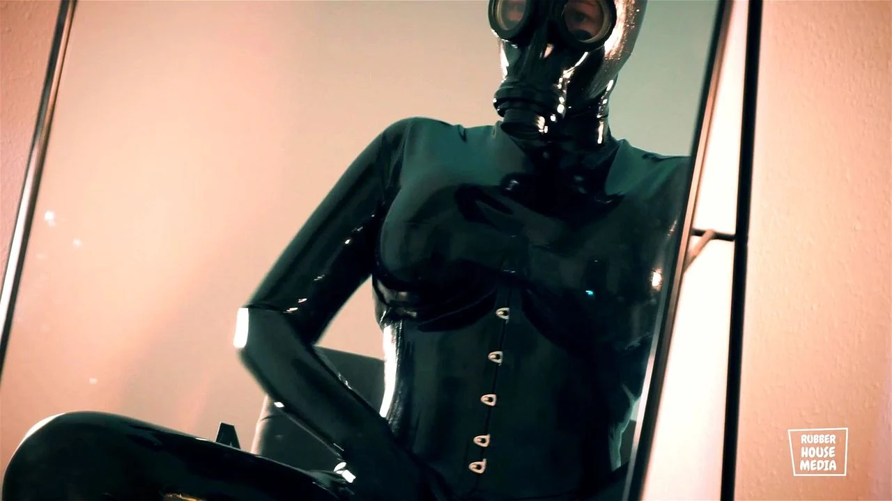 Watch Gasmask Heavy Rubber Fuck - Latex, Rubber, Latex Babe Porn - SpankBang