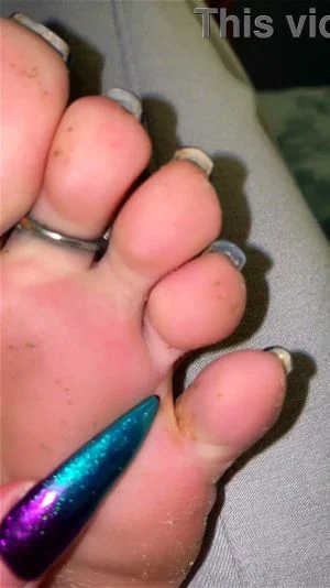 Dirty feet thumbnail