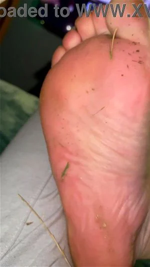 Dirty feet thumbnail