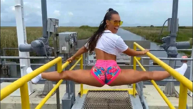 @KelsiMonroe Fucking Outdoors @KelsiMonroe Fucking Outdoors