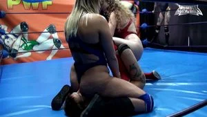 female wrestling miniatura
